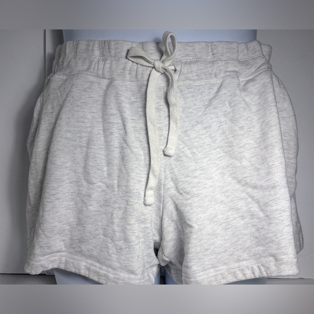 32•Cool Women's Gray Casual Shorts Size XL